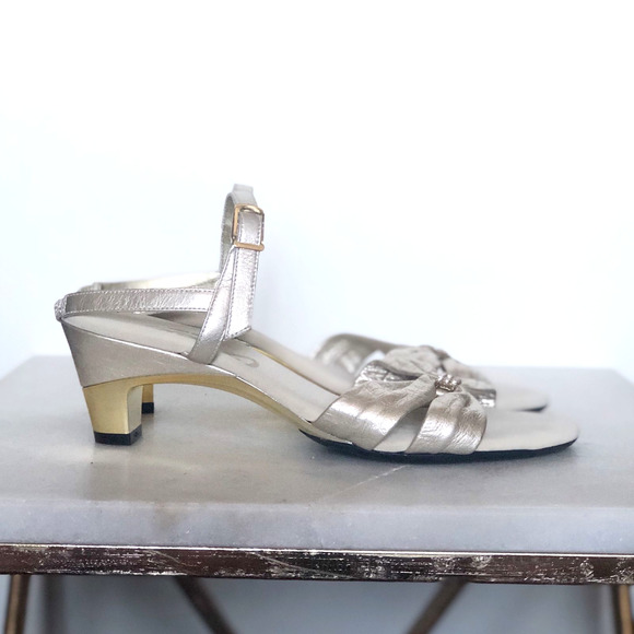 Onex Champagne Gold Bow Diamond Sandals - Picture 1 of 6